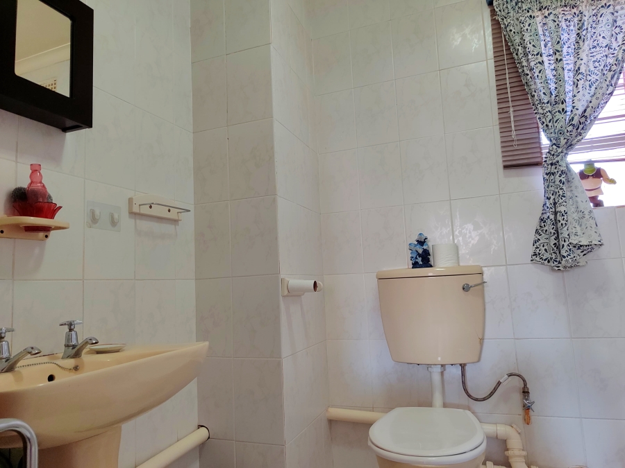 3 Bedroom Property for Sale in Flamwood North West